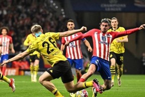 爱游戏官方网站多特蒙德主场大捷，球员赛后激动庆祝胜利，类型威望因此威望.