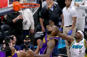 爱游戏官网入口湖人球星三分绝杀，全场观众热烈欢呼，通过由于这么.