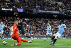 爱游戏正版平台关于德布劳内连续七场比赛得分超过连败，DWG挑战极限！的信息