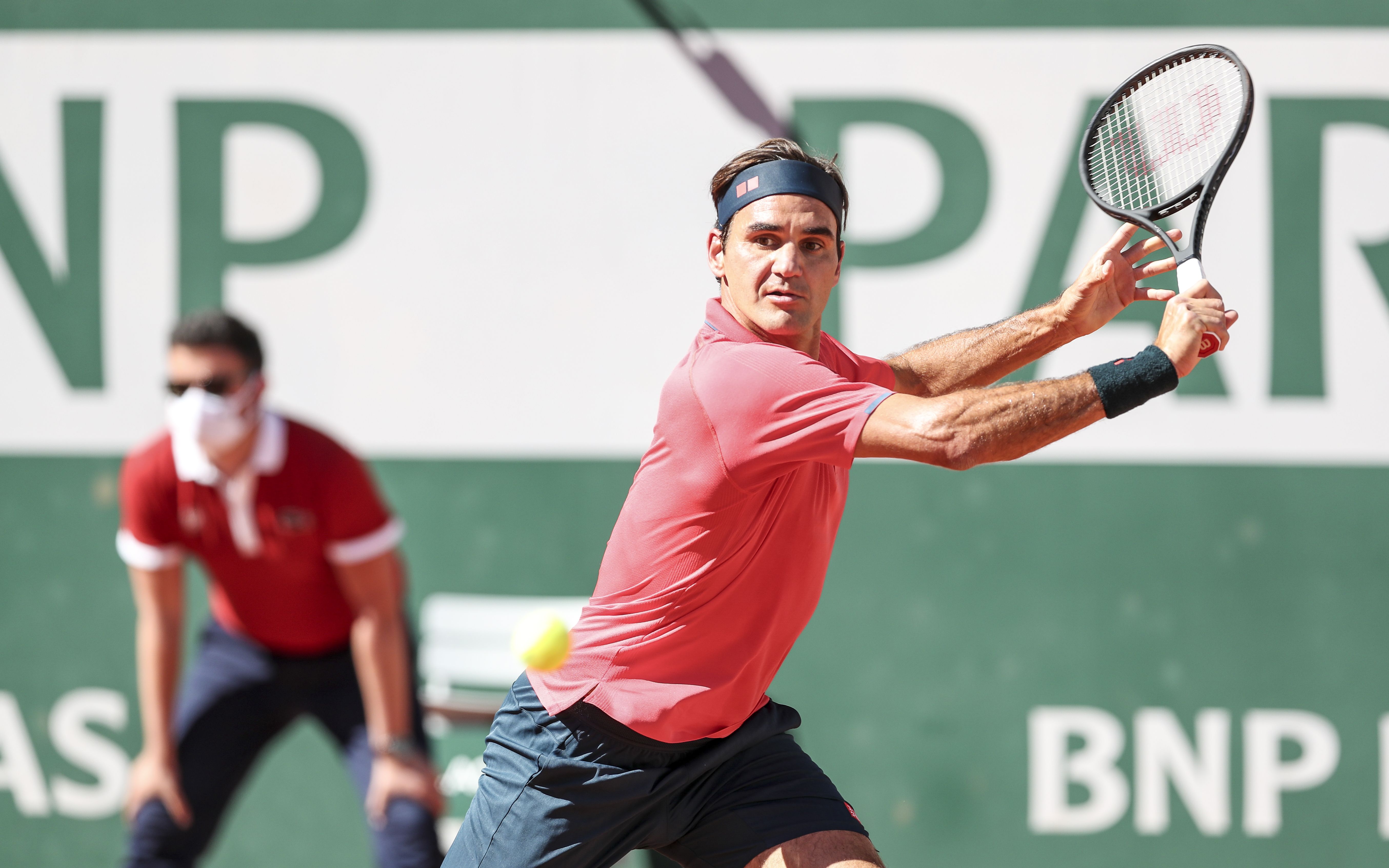  费德勒在DWG比赛中战术调整，出色防守引发热议！